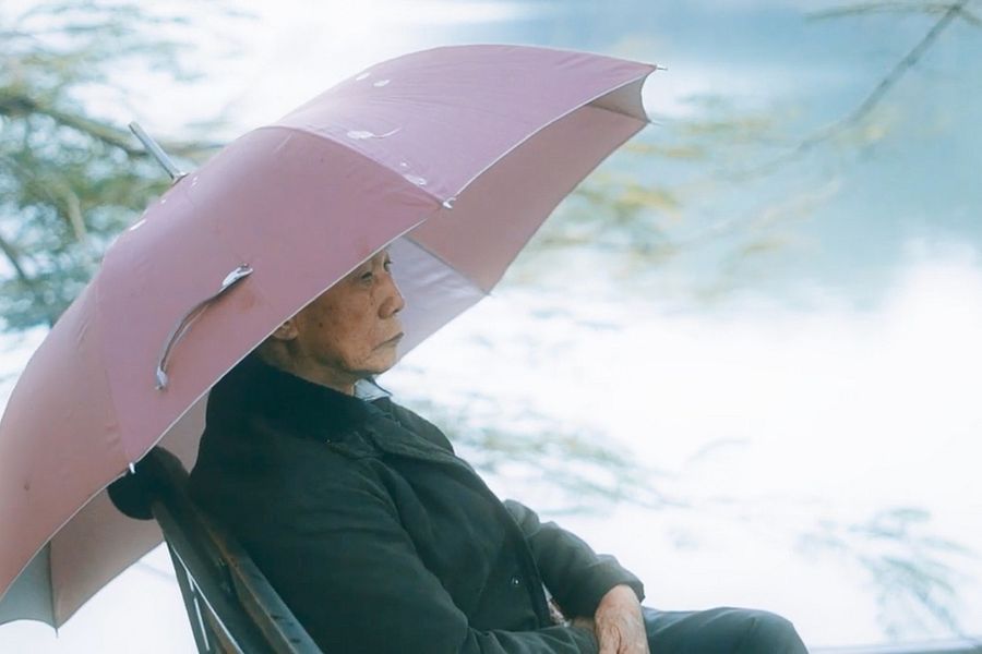 [Video] Dreamy Slow-Motion Clip Depicts Hanoians Embracing Life on a Rainy Day