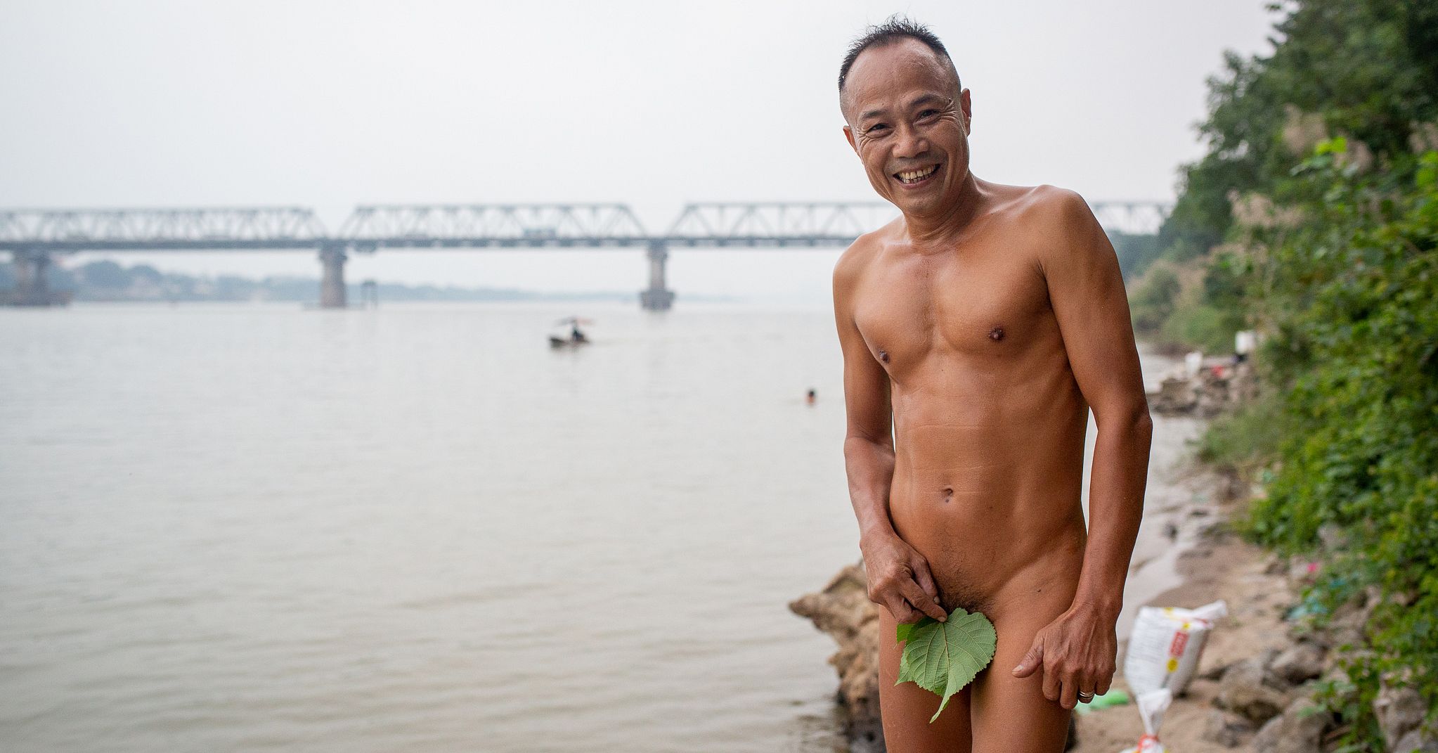 Free nude pics in Hanoi